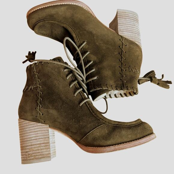 Stuart Weitzman Wallawalla Suede Block Heel Booties Olive Green 7M - Picture 5 of 9